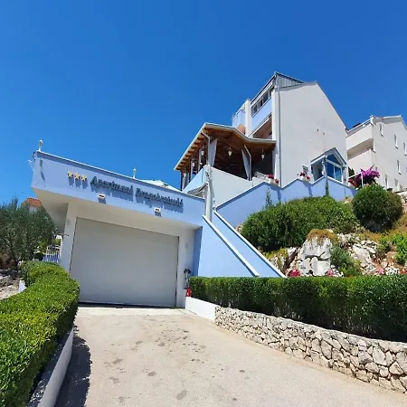 Guest house Dragobratovic Komarna