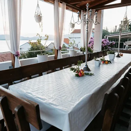 Dragobratovic Guest house Komarna